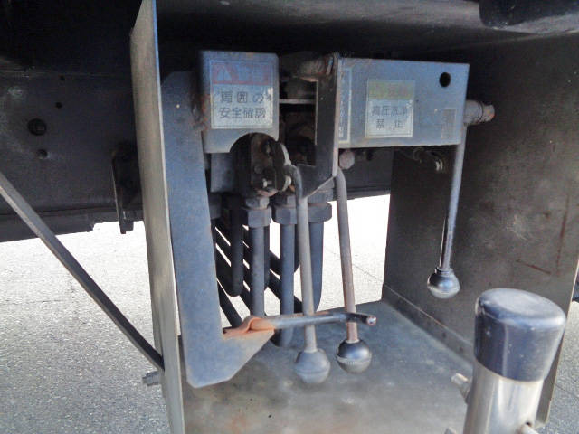 いすゞギガセルフローダー大型（10t）[写真09]