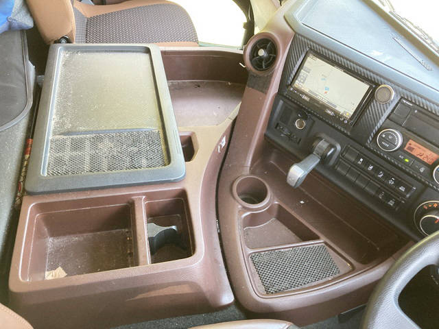 日野プロフィアアルミウイング大型（10t）[写真34]