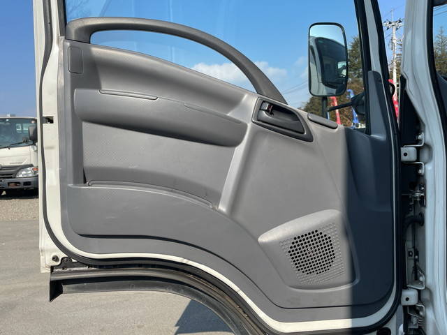 いすゞエルフ冷凍車（冷蔵車）小型（2t・3t）[写真26]