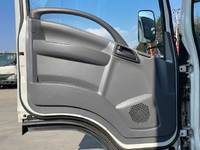 いすゞエルフ冷凍車（冷蔵車）小型（2t・3t）[写真26]