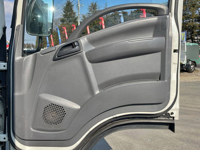 いすゞエルフ冷凍車（冷蔵車）小型（2t・3t）[写真27]