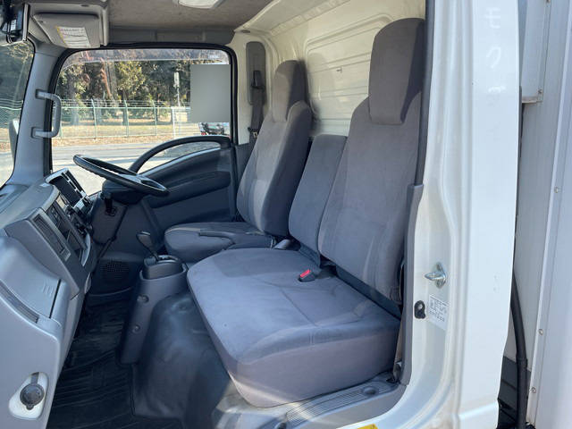 いすゞエルフ冷凍車（冷蔵車）小型（2t・3t）[写真28]