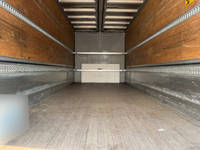 いすゞフォワードアルミウイング中型（4t）[写真13]