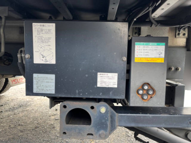 いすゞフォワードアルミウイング中型（4t）[写真18]