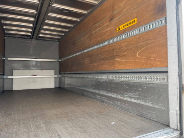 いすゞフォワードアルミウイング中型（4t）[写真09]