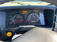 いすゞフォワード冷蔵冷凍ウイング増トン（6t・8t）[写真16]