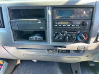 いすゞフォワード冷蔵冷凍ウイング増トン（6t・8t）[写真17]