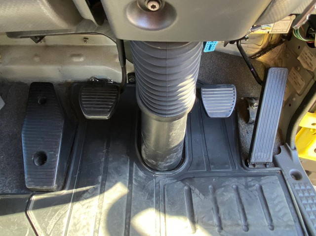 いすゞフォワード冷蔵冷凍ウイング増トン（6t・8t）[写真19]