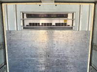 いすゞフォワード冷蔵冷凍ウイング増トン（6t・8t）[写真23]