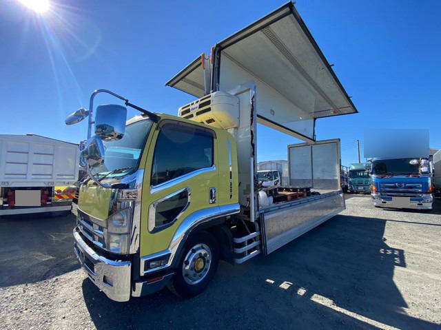 いすゞフォワード冷蔵冷凍ウイング増トン（6t・8t）[写真03]