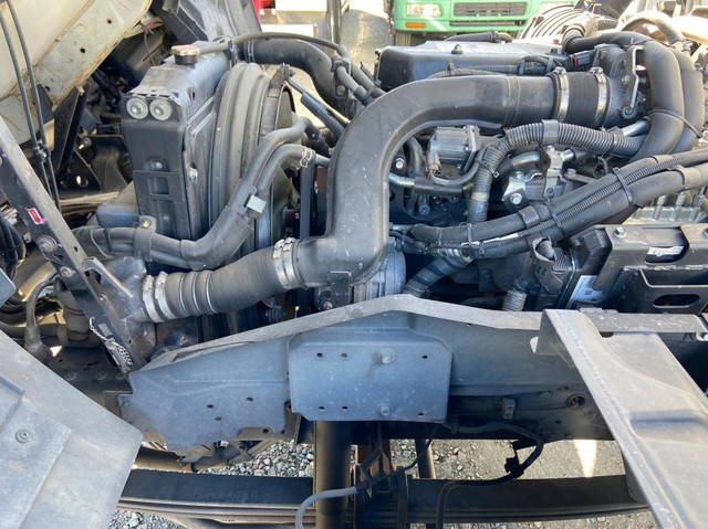 いすゞフォワード冷蔵冷凍ウイング増トン（6t・8t）[写真30]