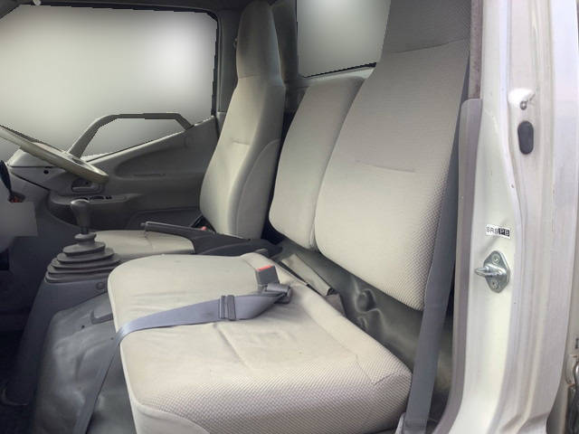 トヨタトヨエース平ボディ小型（2t・3t）[写真21]