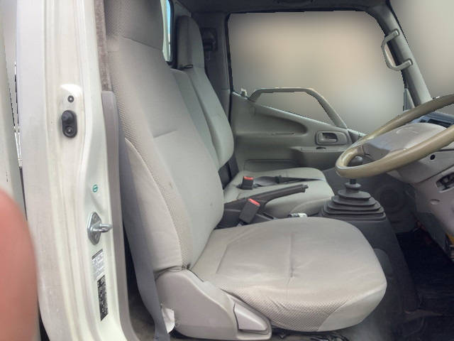 トヨタトヨエース平ボディ小型（2t・3t）[写真22]