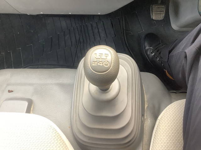 トヨタトヨエース平ボディ小型（2t・3t）[写真28]