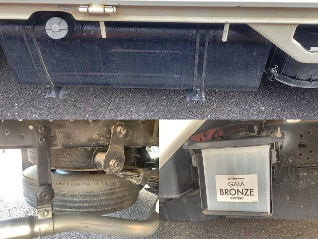 トヨタトヨエース平ボディ小型（2t・3t）[写真09]