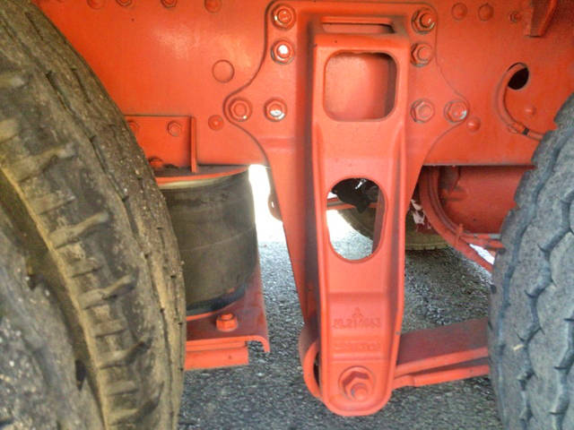 三菱ふそうスーパーグレートセルフクレーン4段大型（10t）[写真32]