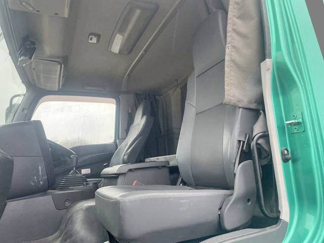 いすゞギガミキサー車（コンクリートミキサー）大型（10t）[写真31]