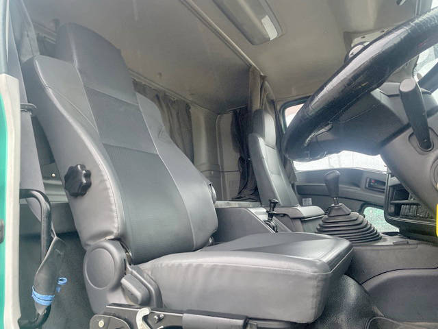 いすゞギガミキサー車（コンクリートミキサー）大型（10t）[写真32]