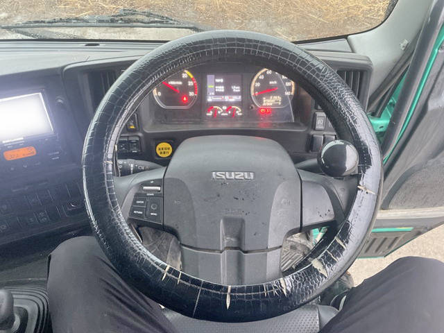 いすゞギガミキサー車（コンクリートミキサー）大型（10t）[写真35]