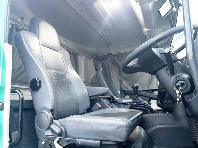 いすゞギガミキサー車（コンクリートミキサー）大型（10t）[写真29]