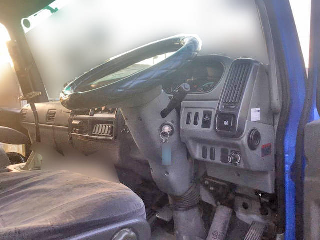 三菱ふそうファイタークレーン5段増トン（6t・8t）[写真23]