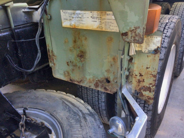 UDトラックスクオンミキサー車（コンクリートミキサー）大型（10t）[写真13]