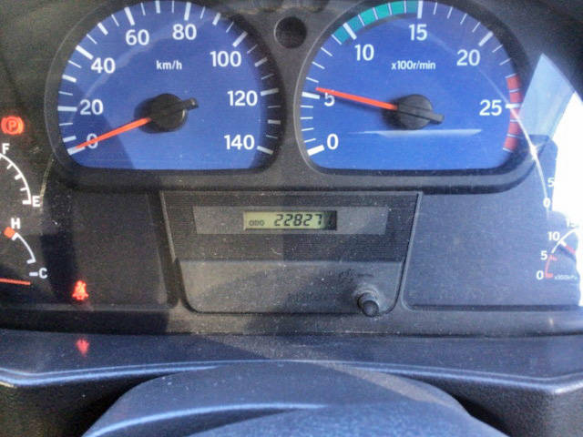 UDトラックスクオンミキサー車（コンクリートミキサー）大型（10t）[写真24]