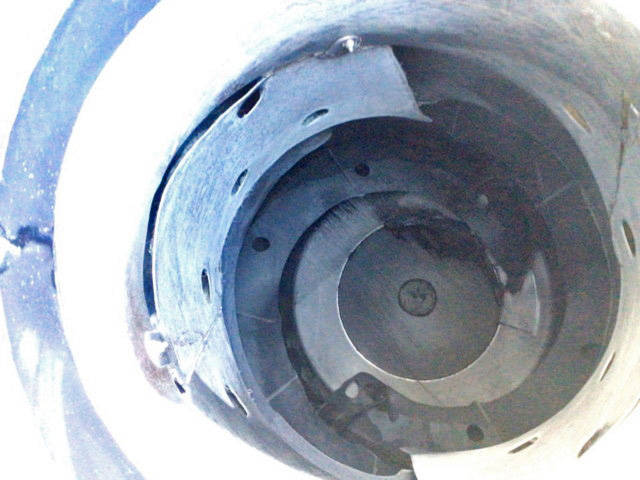 UDトラックスクオンミキサー車（コンクリートミキサー）大型（10t）[写真09]