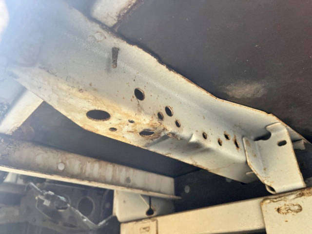 トヨタトヨエース平ボディ小型（2t・3t）[写真14]