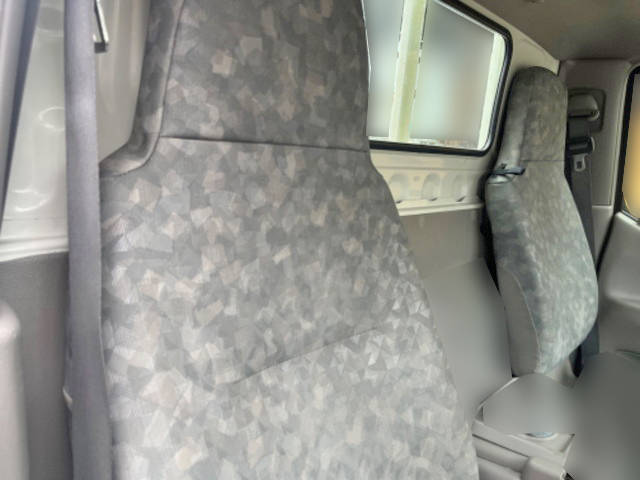 トヨタトヨエース平ボディ小型（2t・3t）[写真18]