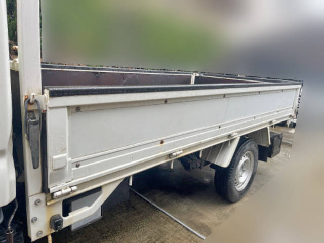 トヨタトヨエース平ボディ小型（2t・3t）[写真06]