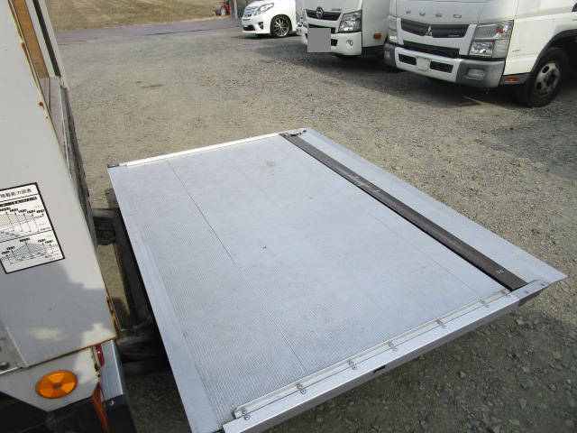 いすゞエルフアルミバン小型（2t・3t）[写真12]