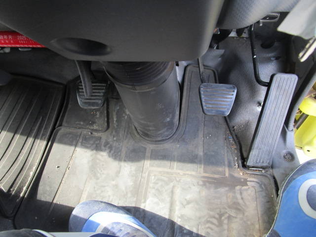 いすゞエルフアルミバン小型（2t・3t）[写真08]