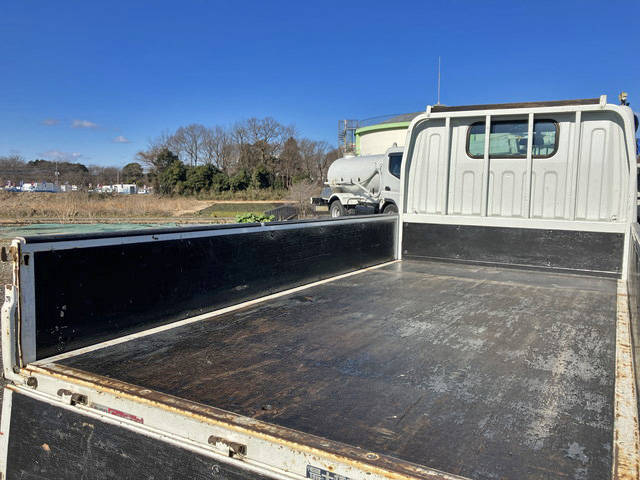 三菱ふそうキャンター平ボディ小型（2t・3t）[写真13]