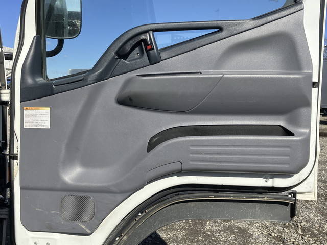 三菱ふそうキャンター平ボディ小型（2t・3t）[写真26]