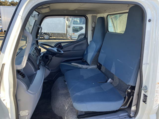 三菱ふそうキャンター平ボディ小型（2t・3t）[写真27]