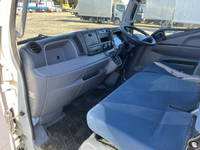 三菱ふそうキャンター平ボディ小型（2t・3t）[写真29]