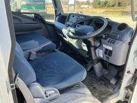 三菱ふそうキャンター平ボディ小型（2t・3t）[写真30]