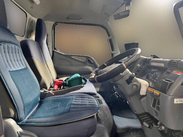 三菱ふそうキャンタークレーン4段小型（2t・3t）[写真30]