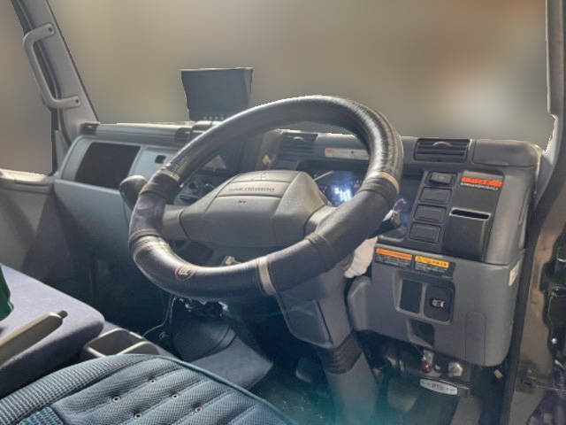 三菱ふそうキャンタークレーン4段小型（2t・3t）[写真31]