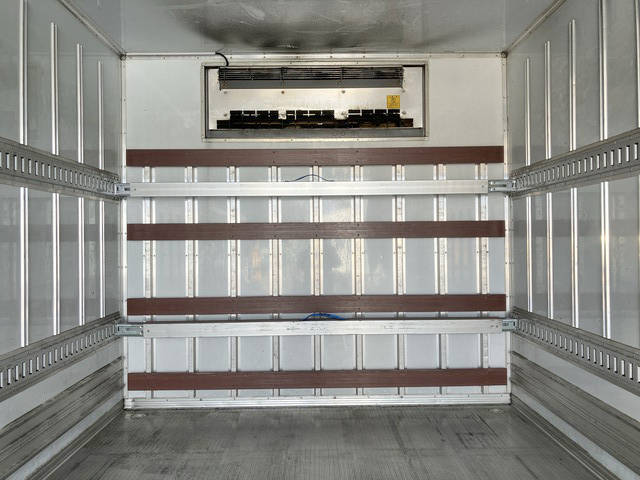 いすゞフォワード冷凍車（冷蔵車）中型（4t）[写真14]