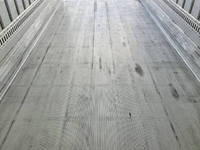 いすゞフォワード冷凍車（冷蔵車）中型（4t）[写真15]