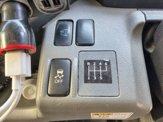 日野デュトロ冷凍車（冷蔵車）小型（2t・3t）[写真35]