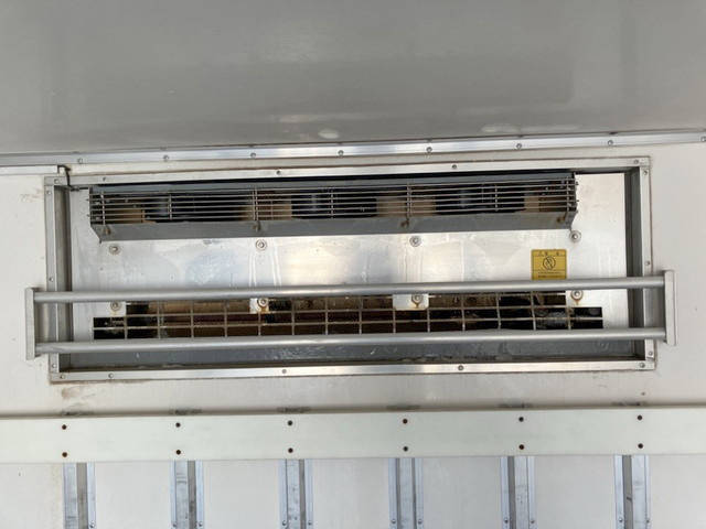 日野デュトロ冷凍車（冷蔵車）小型（2t・3t）[写真06]