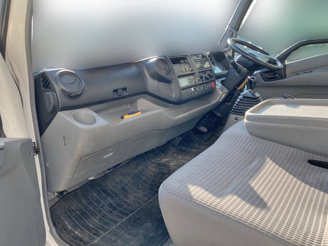 日野デュトロ冷凍車（冷蔵車）小型（2t・3t）[写真25]