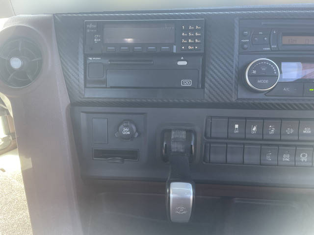 日野プロフィアトレーラーヘッド（トラクターヘッド）大型（10t）[写真35]