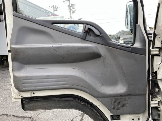 三菱ふそうキャンタークレーン付小型（2t・3t）[写真27]