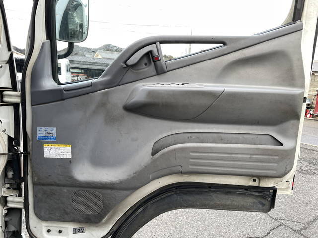 三菱ふそうキャンタークレーン付小型（2t・3t）[写真28]