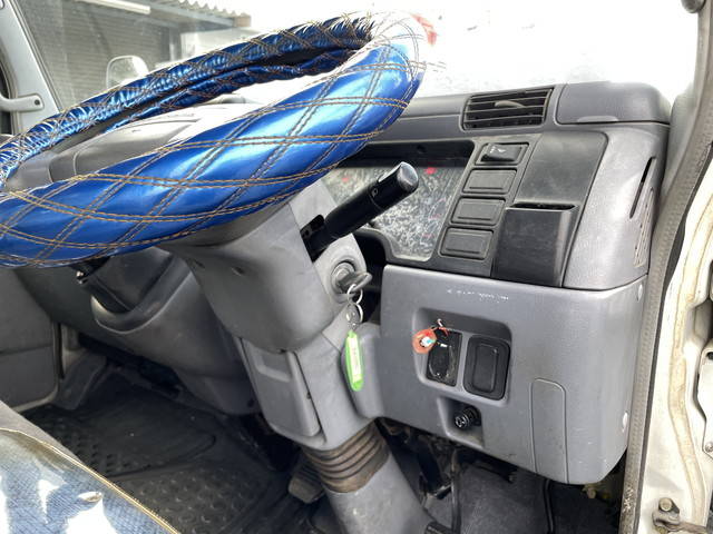 三菱ふそうキャンタークレーン付小型（2t・3t）[写真32]