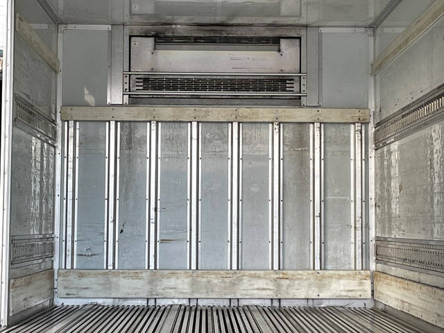 三菱ふそうファイター冷凍車（冷蔵車）中型（4t）[写真13]